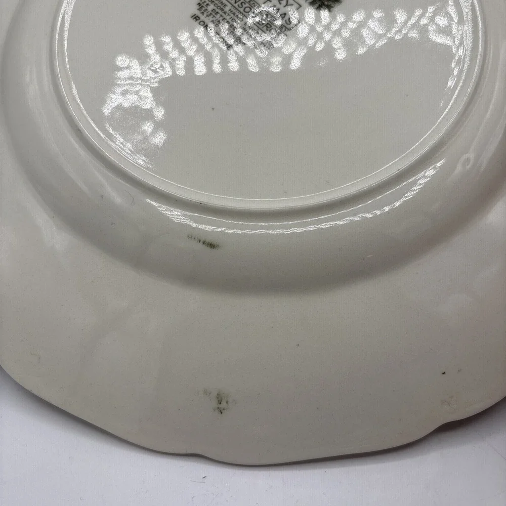 Vintage Johnson Bros Merry Christmas Dinner Plate Scalloped Edge 10.5